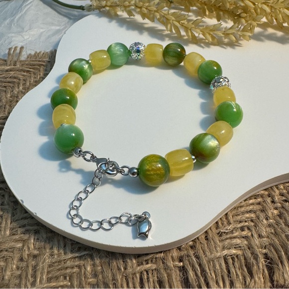 Green-Yellow Beaded Bracelet with extension chain - Picture 3 of 5